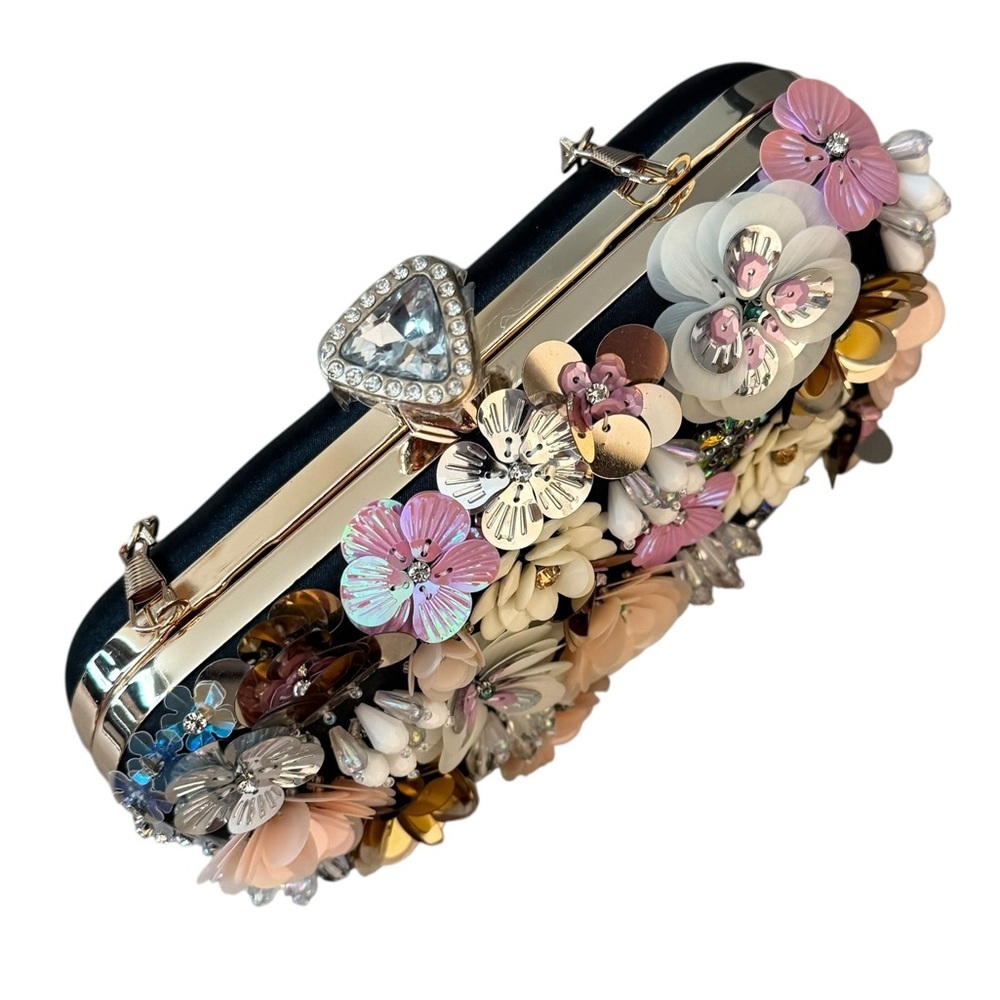 bebe Los Angeles New 3D Multi Embellished Daisy Viral Clutch Bag Prom Night - Picture 6 of 9